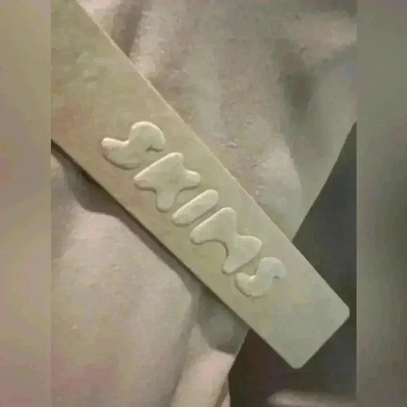 Skims Fits Everybody Shirt Bra Size 34DDD New $54 - Picture 4 of 5